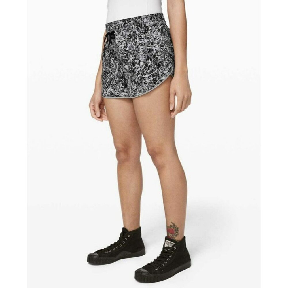 Lululemon Choose a Side Short *Reversible 3" Paint Splash Ice Grey Sz 12 EUC